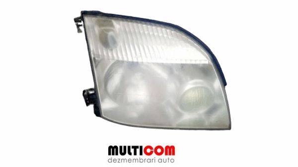 Far dreapta Nissan X-Trail