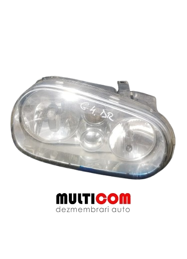 Far dreapta VW Golf 4