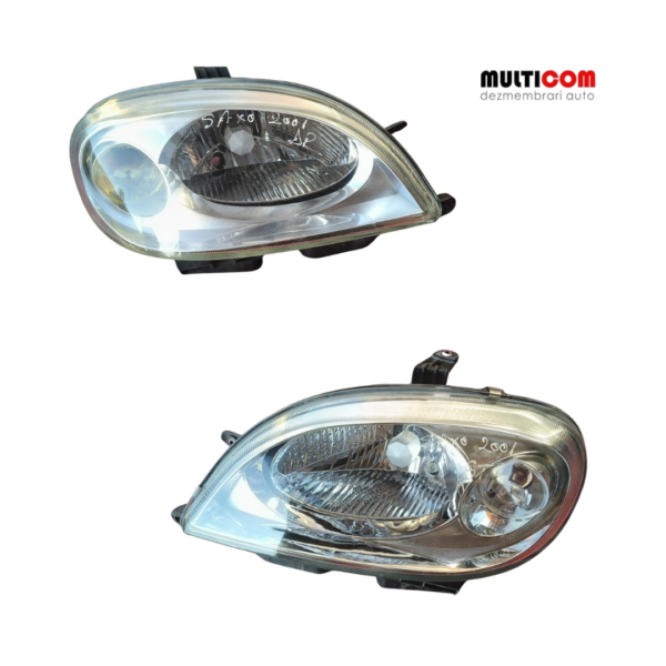 Far stânga / dreapta Citroen Saxo 2001